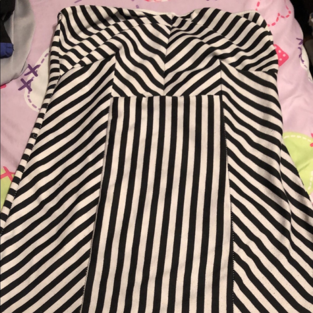 strapless shirt. can also be worn as a dress